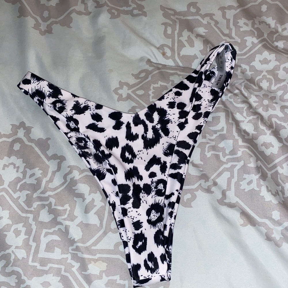 Brand new bikini cheeky bottoms